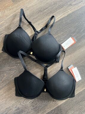 (51) NWT 2pc Seamless Black T-Shirt Bra - Sculpting Support